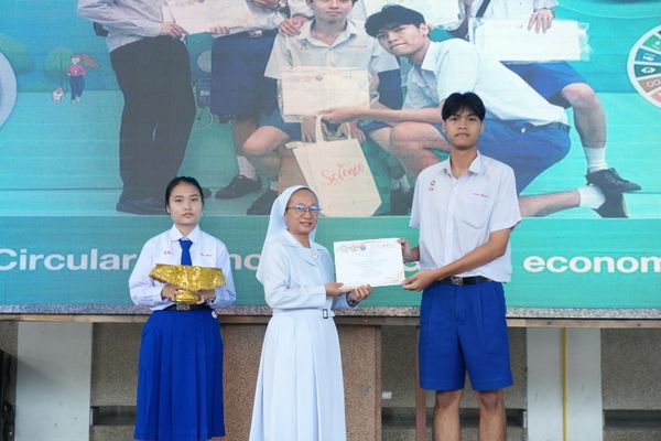 โรงเรียนปรีชานุศาสน์